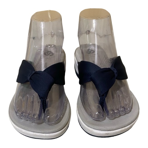 Cloudsteppers by Clarks Arla Glison Navy Blue Fabric Flip Flop - Picture 2 of 9